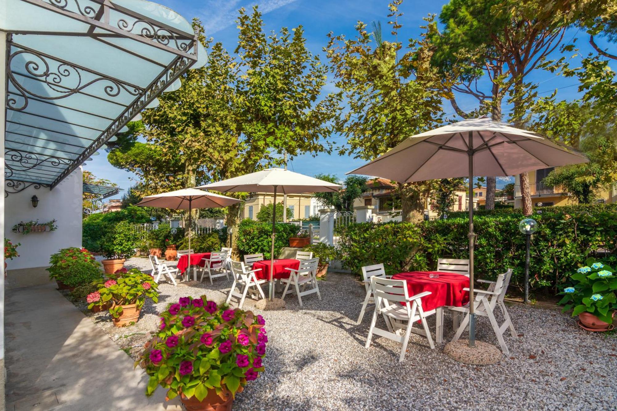 Hotel Eura Marina di Massa Exterior foto